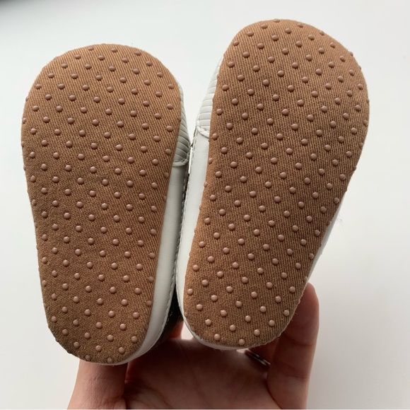 3/$10 OLD NAVY Baby boy green shoes booties 3-6m - Picture 3 of 5